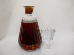 CAMUS-Carafe